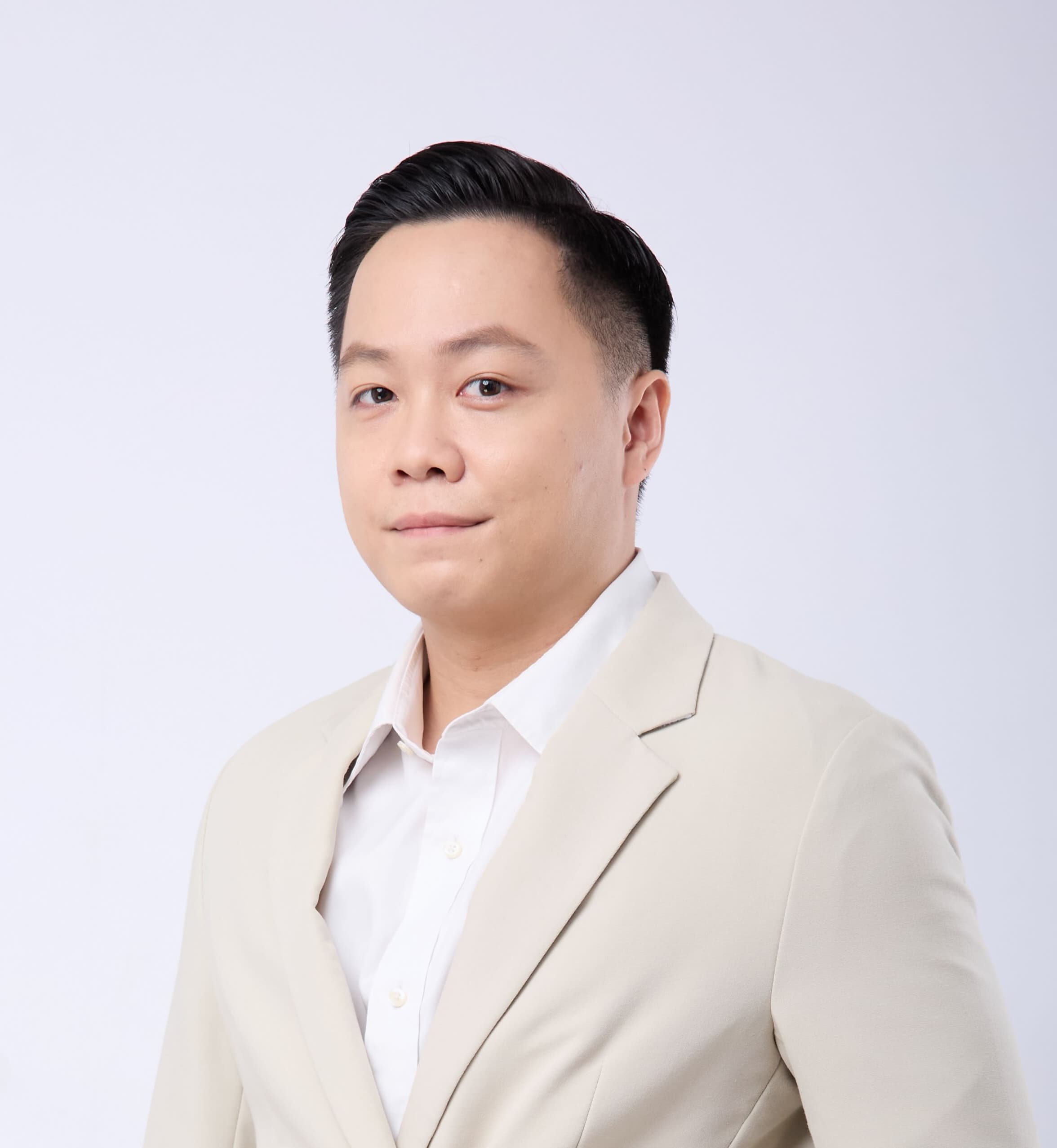 Portrait of Huy Lan, founder of LaPage Digital